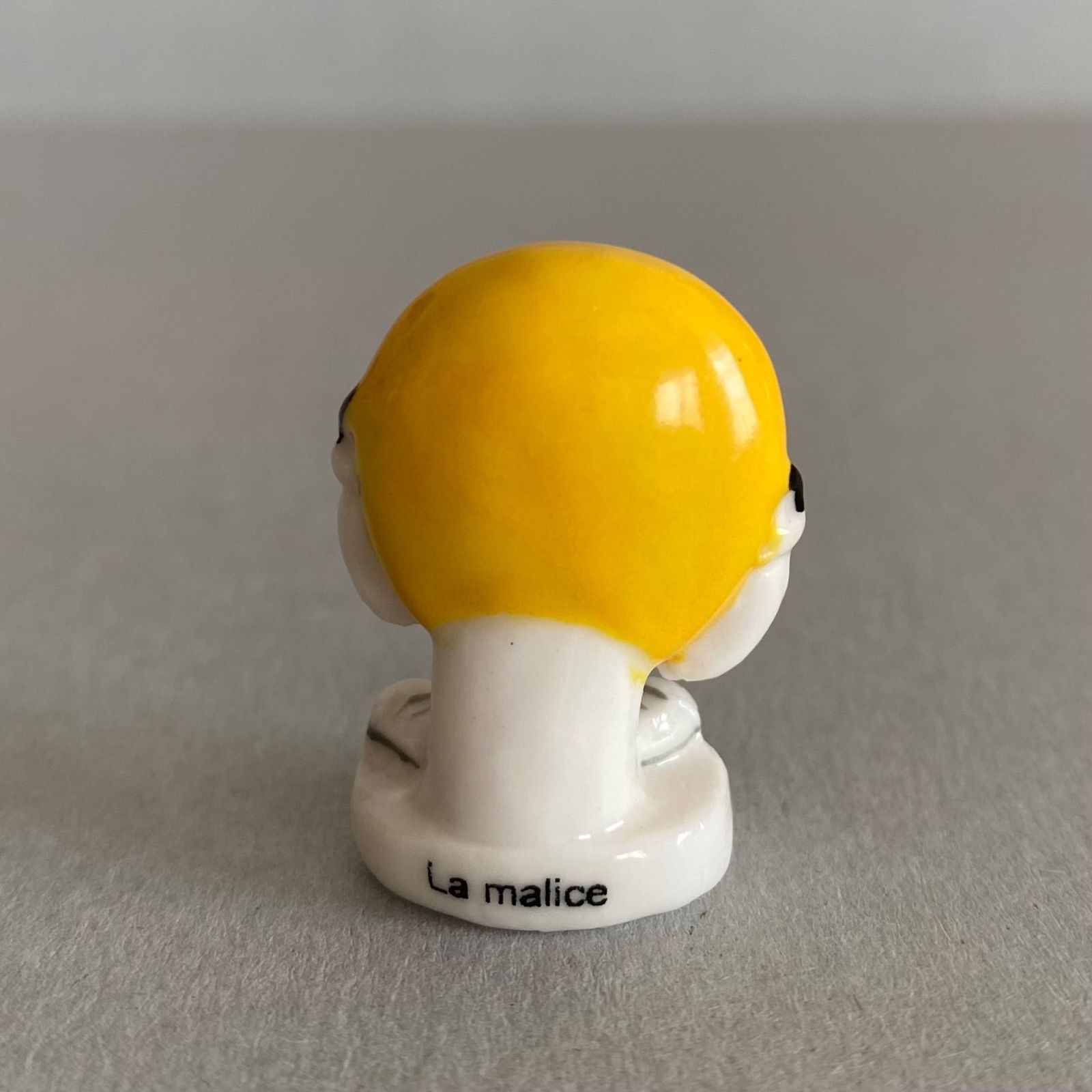 ウィンクスマイリーのフェーブ／フランス雑貨／陶器ミニチュア