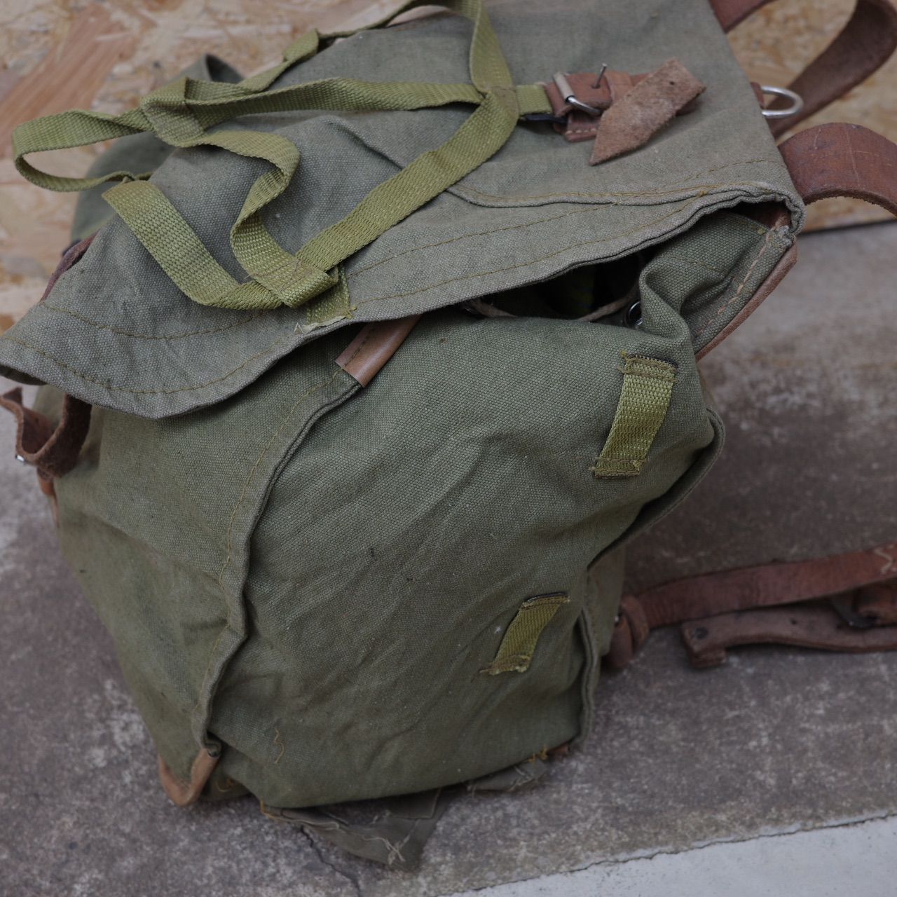 70~80s 激渋 ルーマニア軍 バックパック リュック ザック ミリタリー