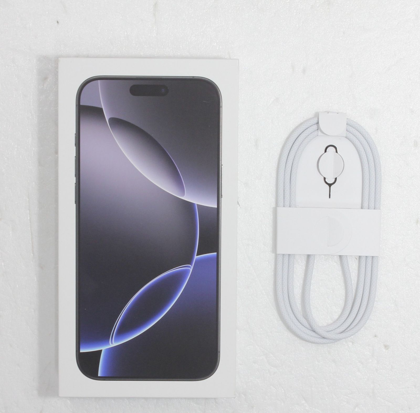 ほぼ新品】iPhone16 Pro Max 1TB ブラックチタニウム MYWQ3J／A SIM