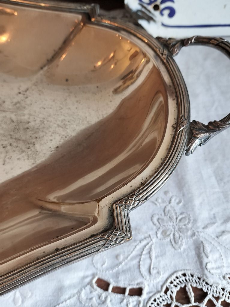 フランス アンティーク 装飾 銀メッキ　トレー 2点セット1900年 フランス アンティーク 装飾付き 銀メッキ トレー 1900年 - メルカリ