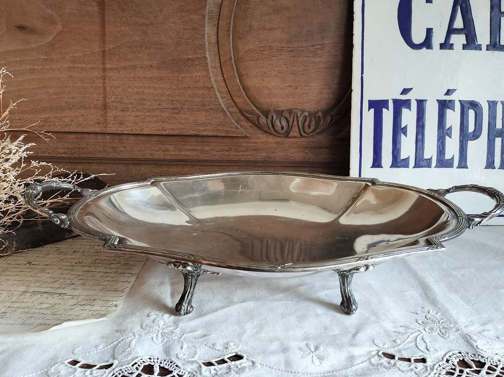 フランス アンティーク 装飾 銀メッキ　トレー 2点セット1900年 フランス アンティーク 装飾付き 銀メッキ トレー 1900年 - メルカリ