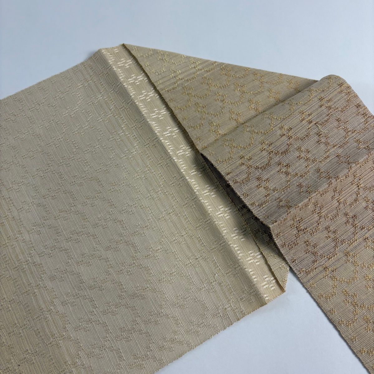 美品】 名古屋帯 名品 八寸名古屋帯 松葉仕立て 幾何学模様 ベージュ