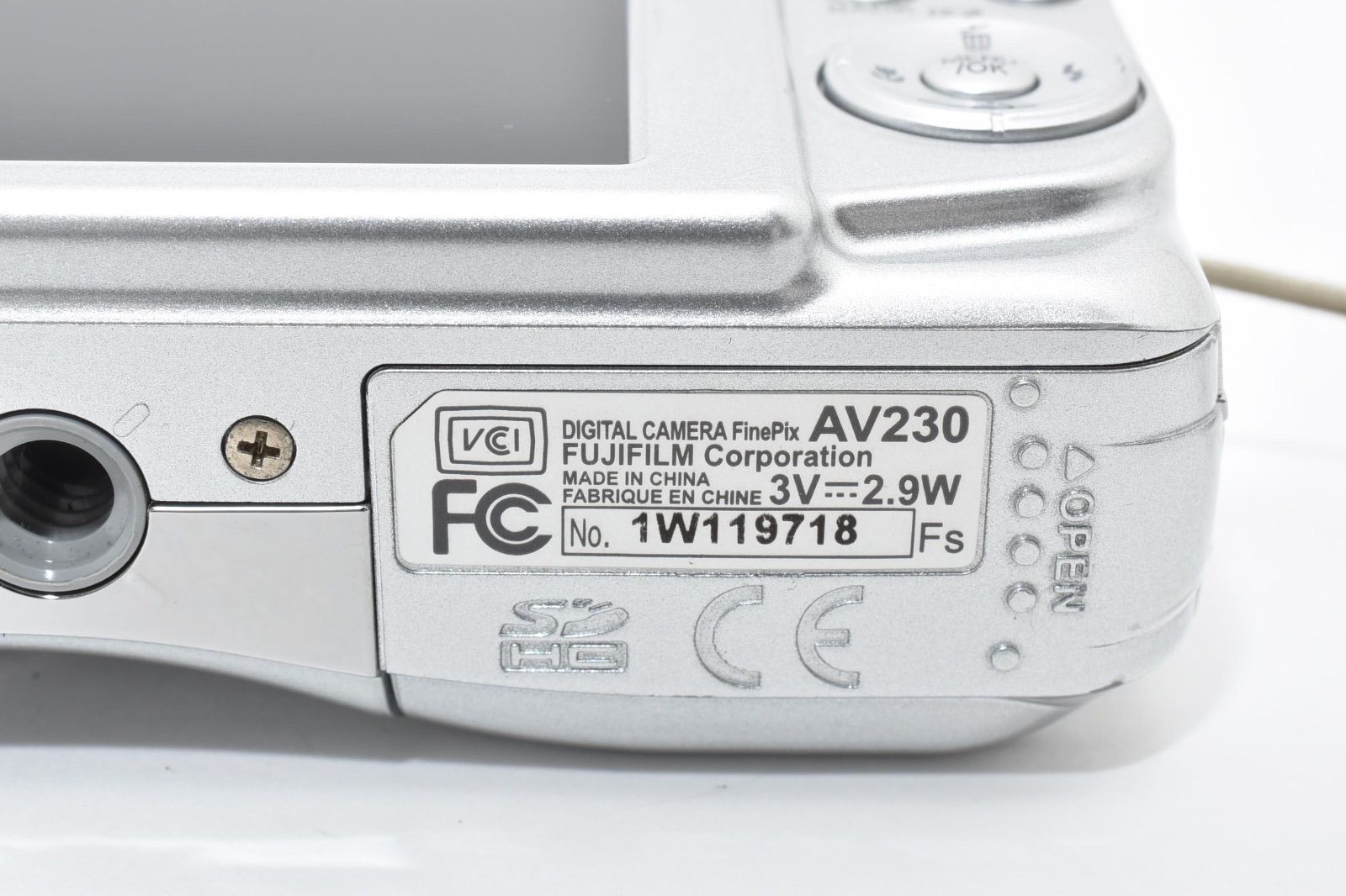 美品】フジフィルム FUJIFILM FinePix AV230 シルバー コンパクト