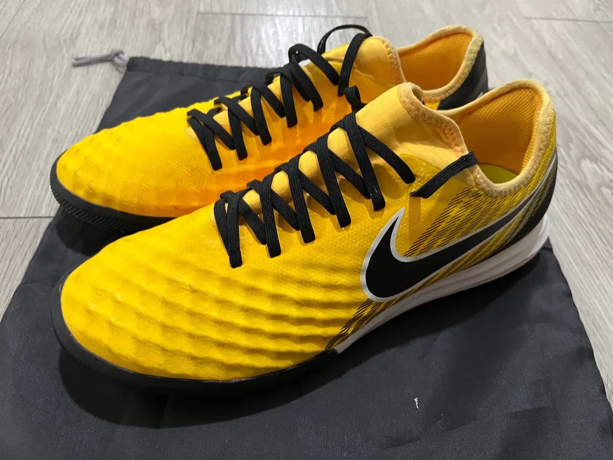 NIKE ナイキ　マジスタXフィナーレ　フットサルシューズ28 マジスタ NIKE ナイキ マジスタXフィナーレ フットサルシューズ28 NIKE ナイキ