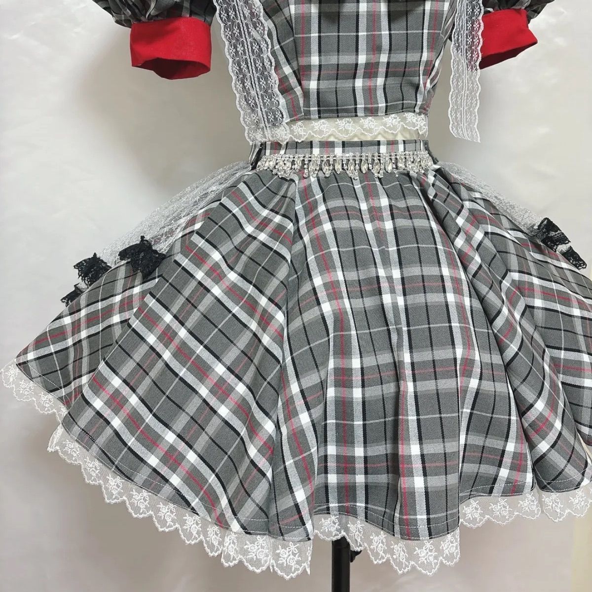 アイドル衣装 コンカフェ衣装 赤 グレー 制服風 - メルカリ