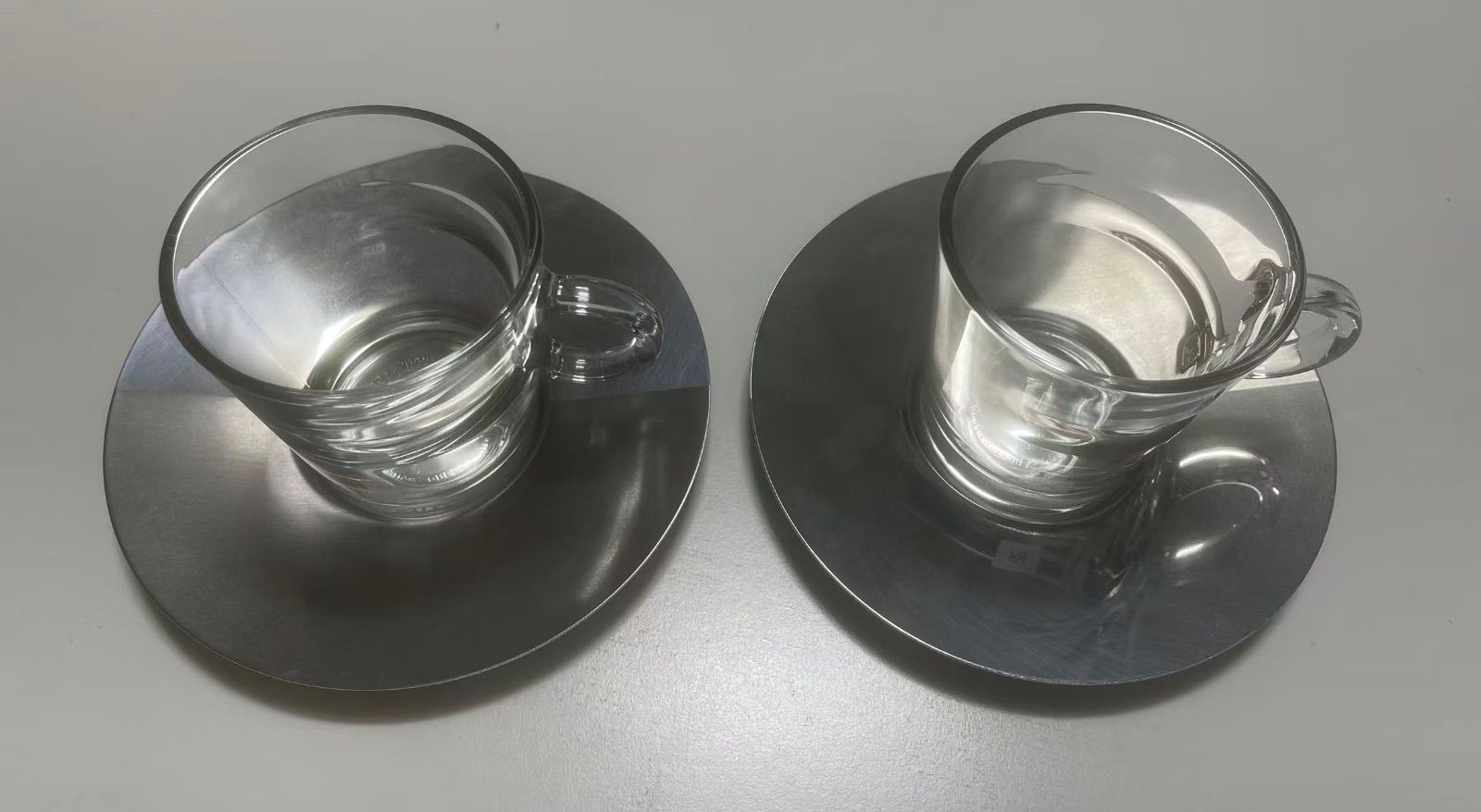 中古ネスプレッソコーヒーメーカーF521 + ネスプレッソコップセット(2