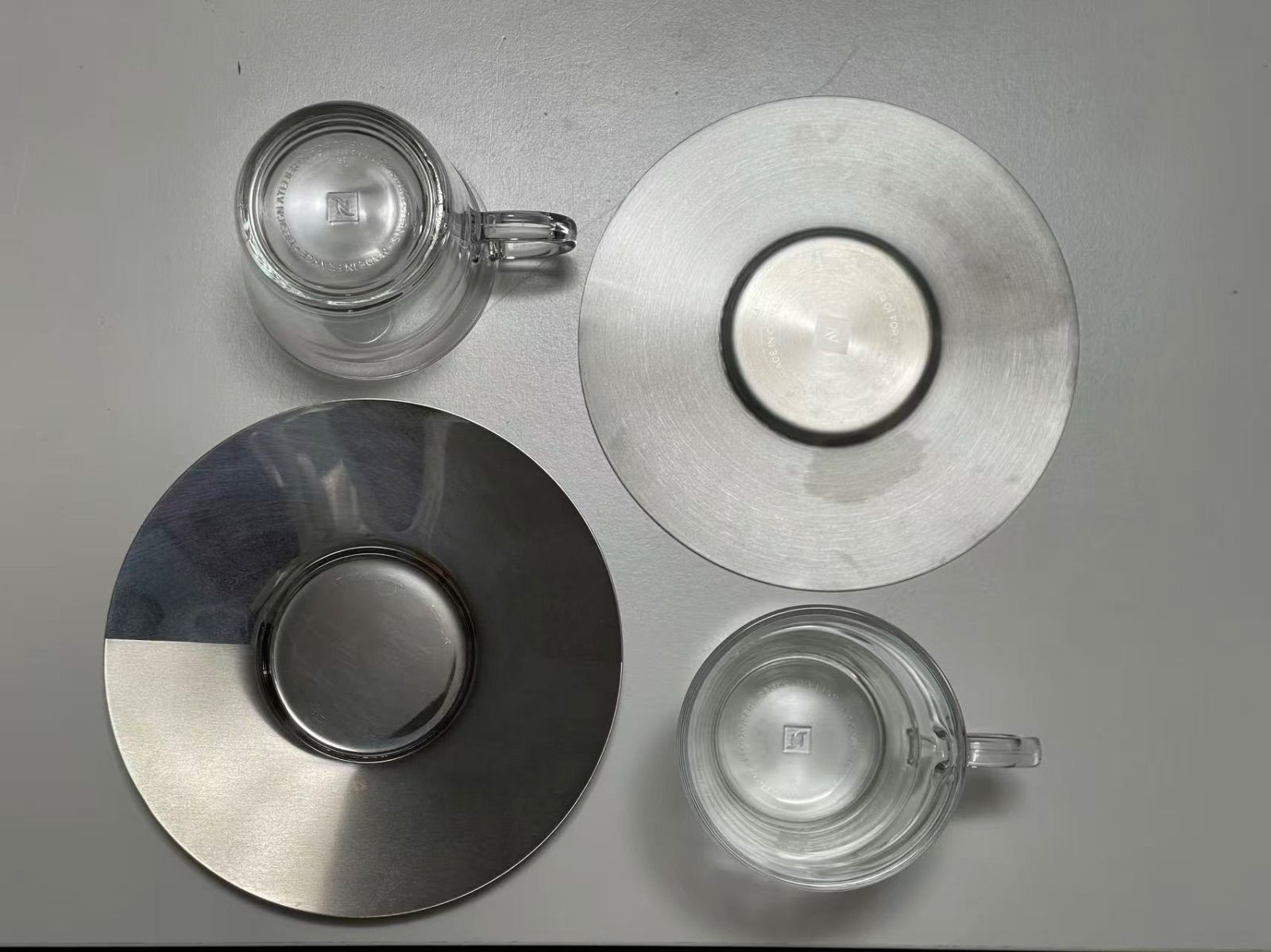 中古ネスプレッソコーヒーメーカーF521 + ネスプレッソコップセット(2個) 中古ネスプレッソコーヒーメーカーF521 + ネスプレッソコップセット(2