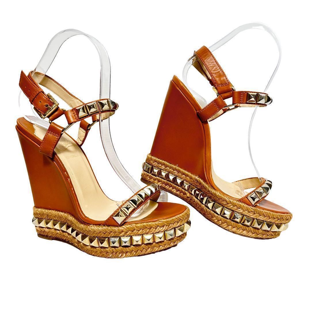 美品 クリスチャンルブタン カタクロウ スタッズウェッジソール