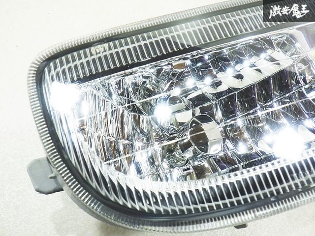 美品】トヨタ純正 UZJ100W 100系 ランドクルーザー ランクル フォグ