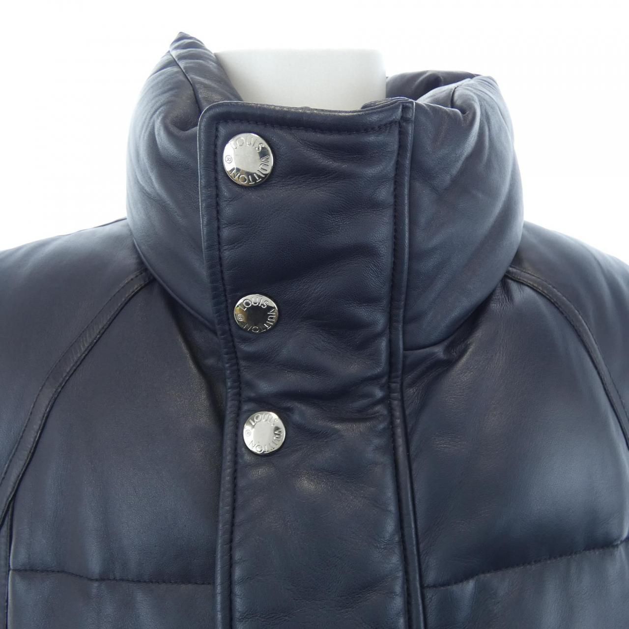 ルイヴィトン LOUIS VUITTON ダウンベスト - メルカリ