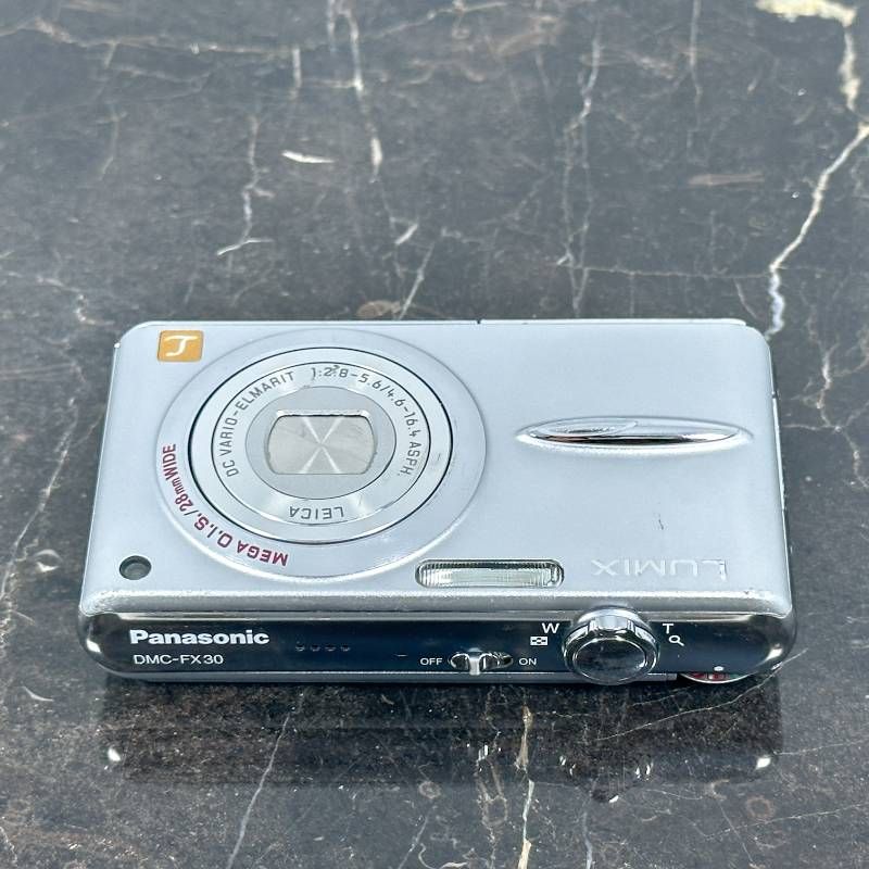 Panasonic LUMIX DMC-FX30 シルバー 広角28mm 光学3.6倍 CCD