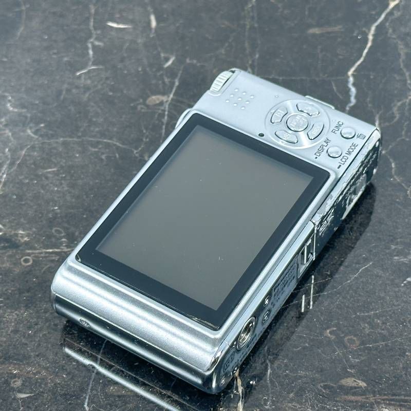 Panasonic LUMIX DMC-FX30 シルバー 広角28mm 光学3.6倍 CCD