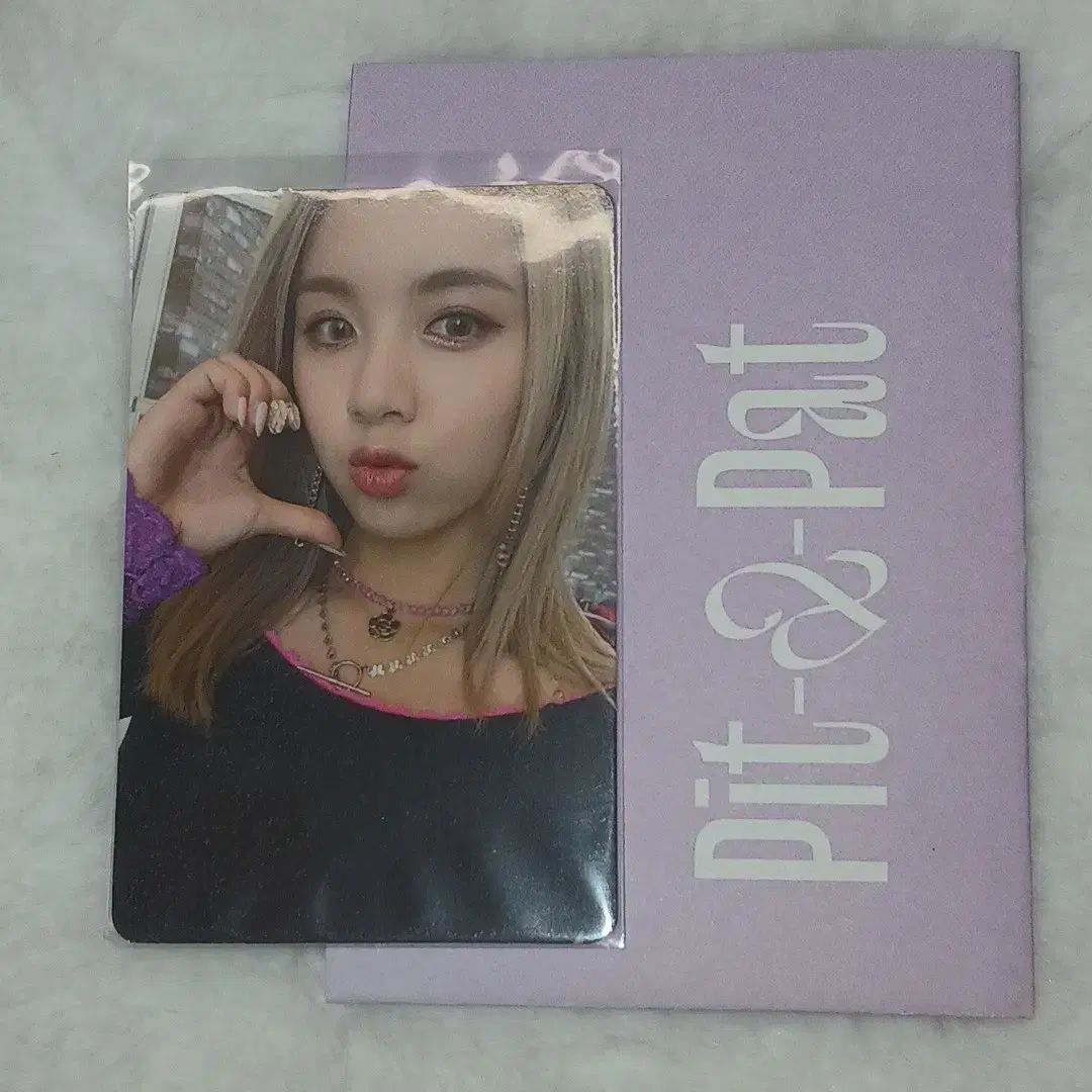 woo!ah!(ウア！) LUCY(ルシ) トレカ pit a pat - メルカリ