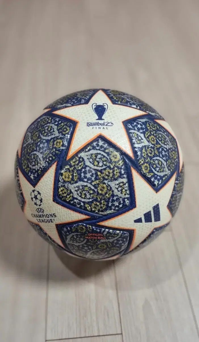 アディダス チャンピオンズリーグ イスタンブール23 決勝 公式球