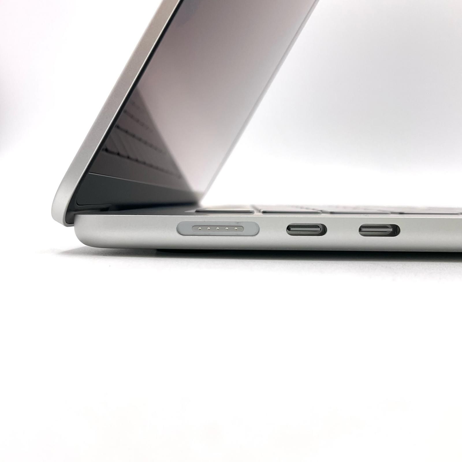 Apple MacBook Air 15インチ 2024 Apple M3 8GB SSD 256GB シルバー