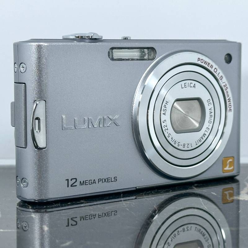 美品】Panasonic LUMIX DMC-FX60 シルバー 1210万画素 光学5倍ズーム