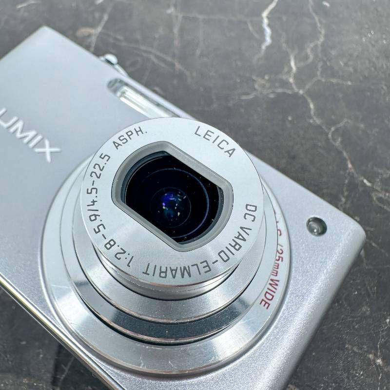 美品】Panasonic LUMIX DMC-FX60 シルバー 1210万画素 光学5倍ズーム