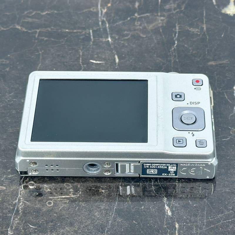 美品】CASIO EXILIM EX-Z28 シルバー 1610万画素 光学6倍ズーム 薄型