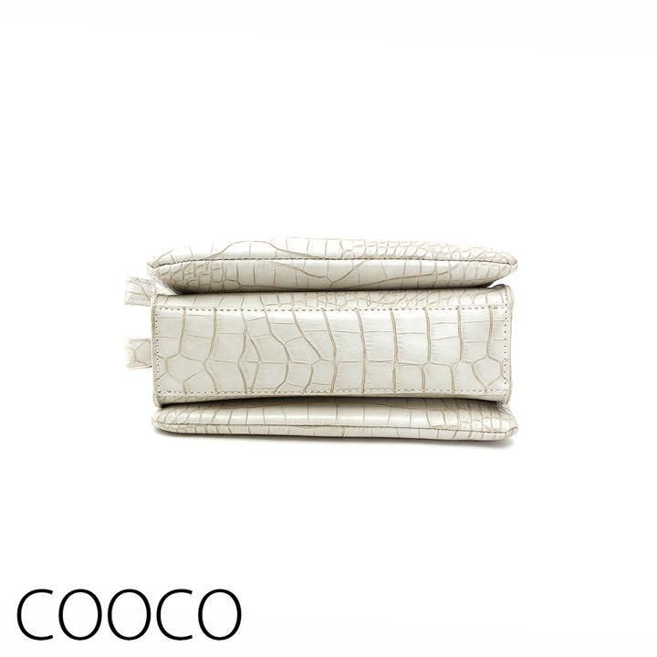 新品＊ COOCO クロコダイル柄型押ミニがま口ポシェット - メルカリ