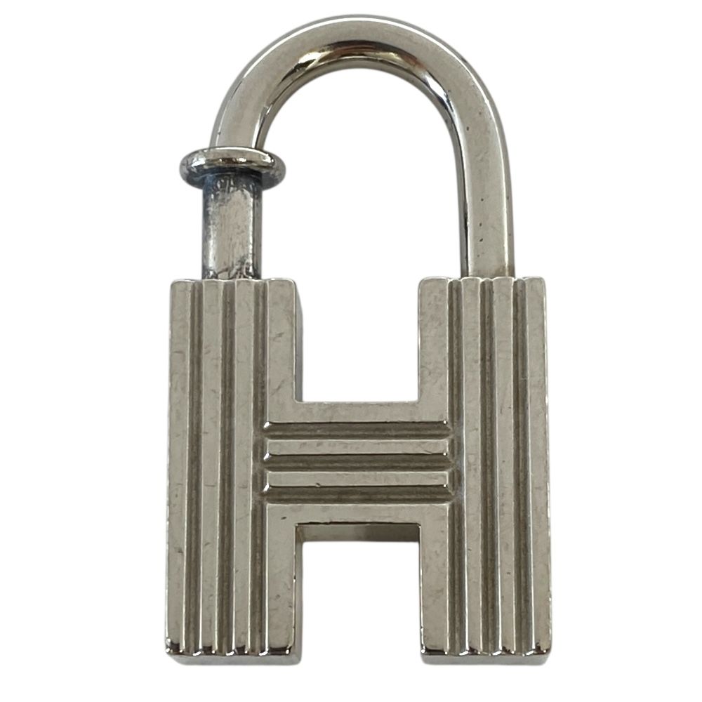 エルメス カデナ　新世紀の第一歩　H2000 チャーム ゴールド メタル エルメス 新世紀の第一歩 カデナ パドロック 2000年限定 Hモチーフ