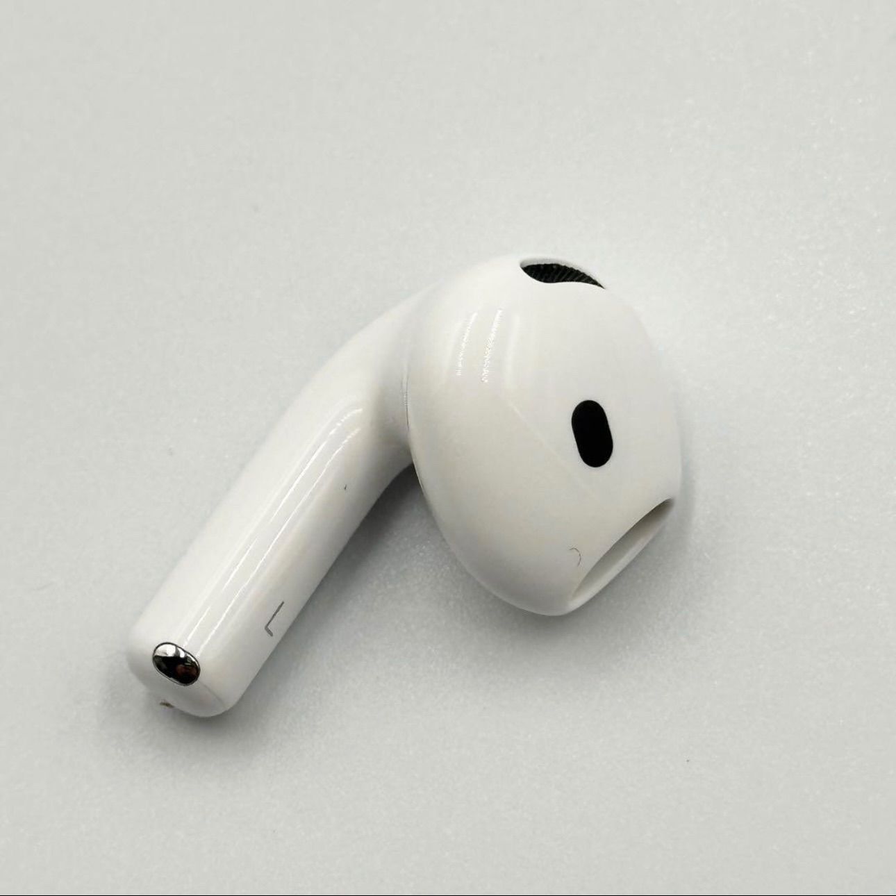 AirPods 第4世代【本体のみ】 楽天市場】Apple AirPods 4 （第4世代） H2チップ搭載 クリアな音質と