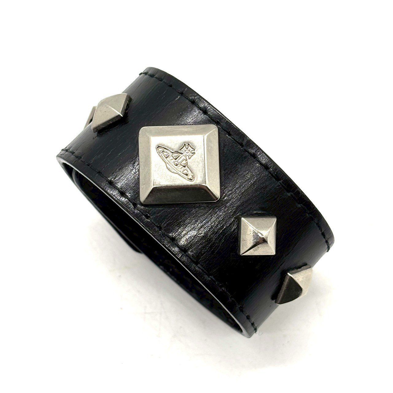 反骨を静かに纏う】 Vivienne Westwood レザーバングル ブレスレット 