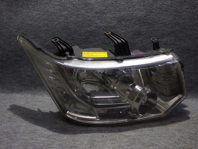 デリカ HID ヘッドライト 左右セット バラスト付き 100-87918 デリカD5 ヘッドライト左右 HID CV 前期 100-87918 バラスト付