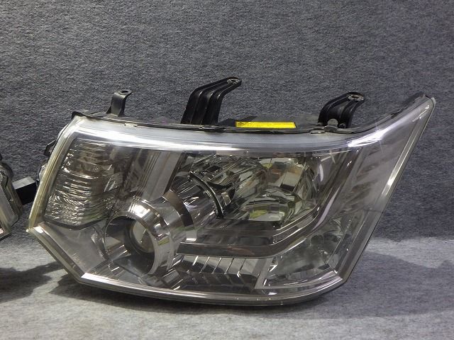 デリカD5 ヘッドライト左右 HID CV 前期 100-87918 バラスト付