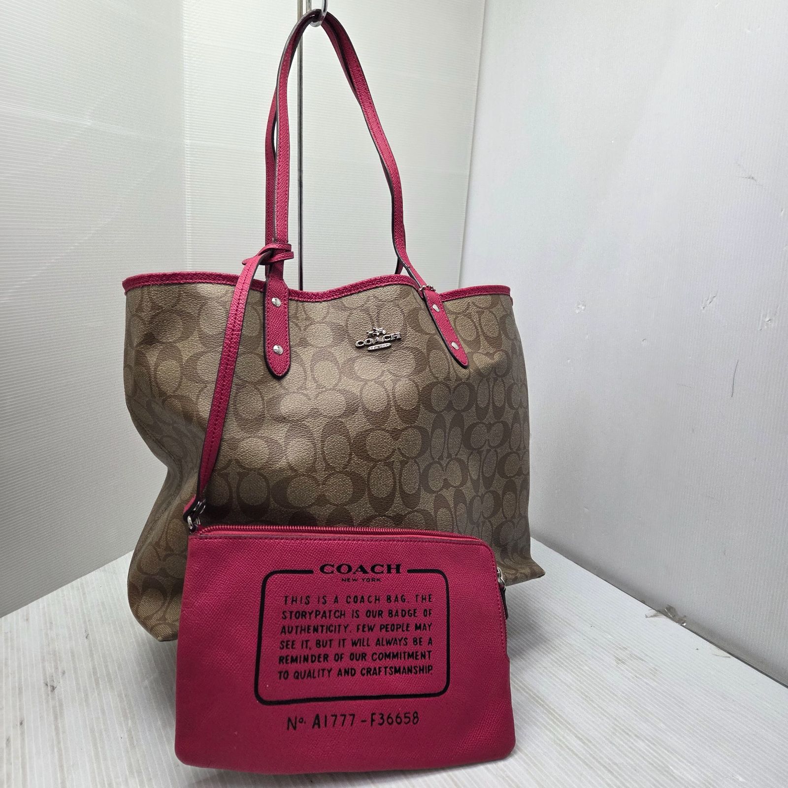 1 S01363 COACH コーチ トートバッグ ハンドバッグ ポーチ付きトート 