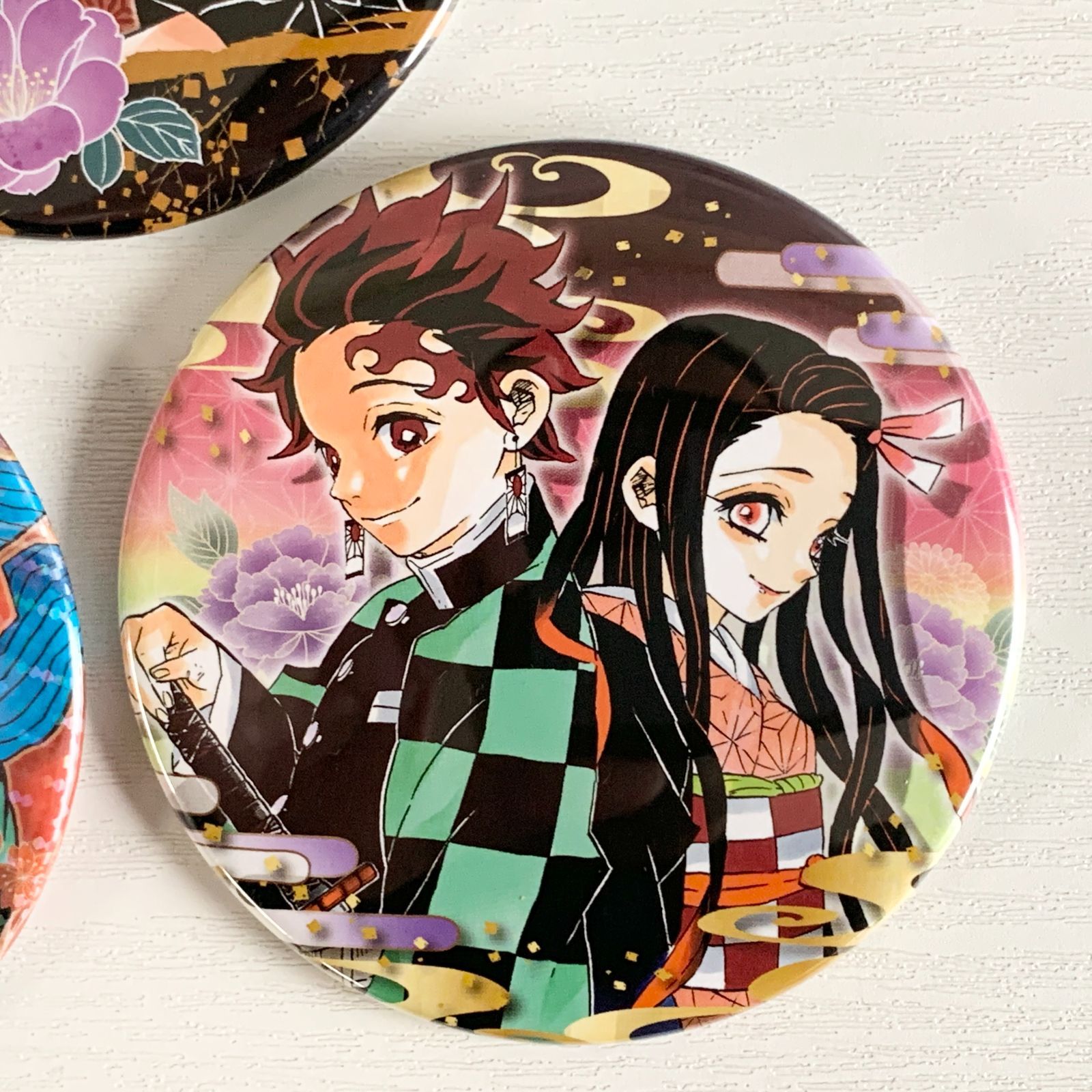 鬼滅の刃　キメツ学園　竈門炭治郎 AGF2021缶バッジ　ホロ　レア　セット 鬼滅の刃AGF 2023 卯年ランダムグリッター缶バッジ 竈門炭治郎 - メルカリ