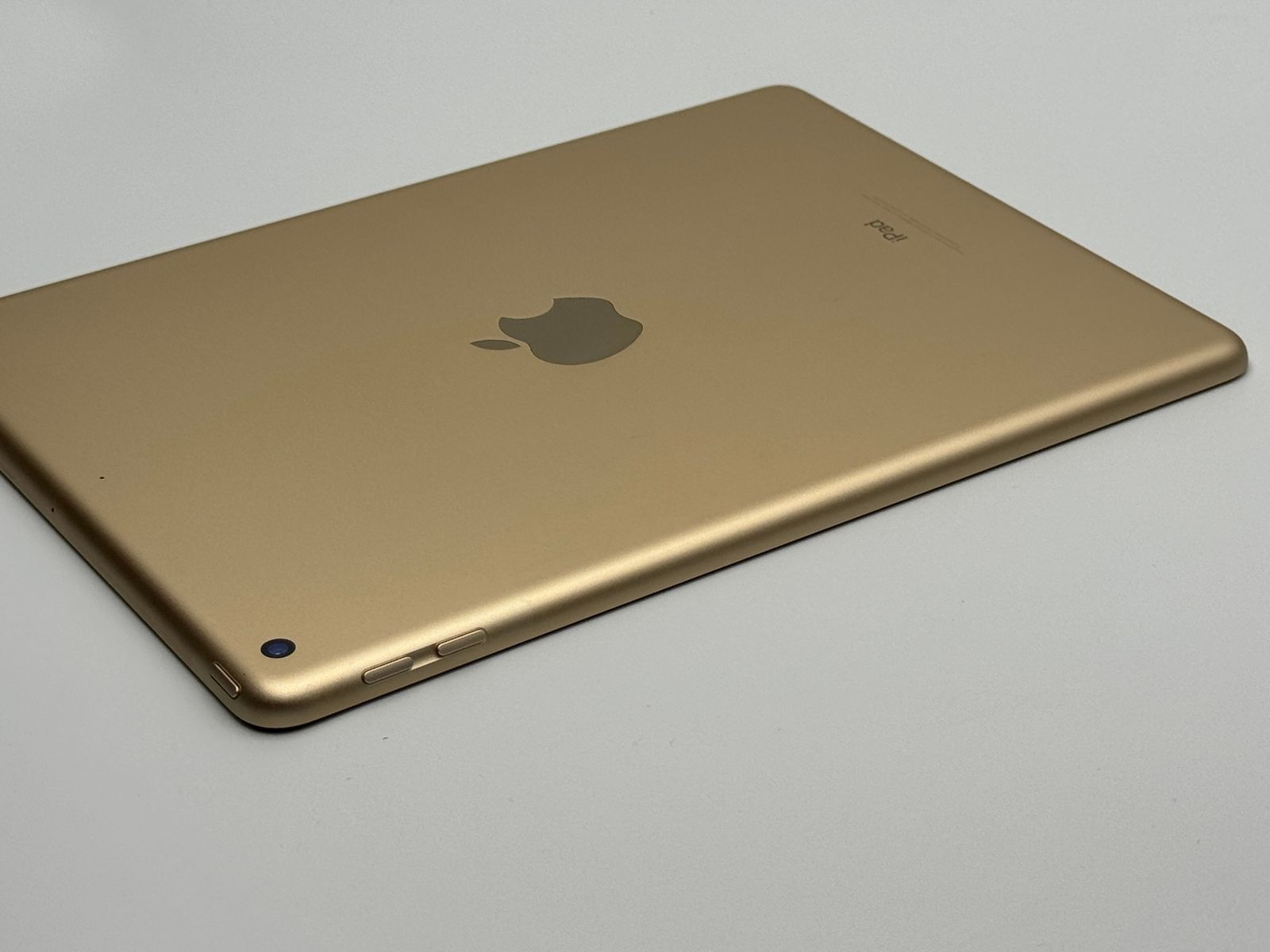 中古B】iPad 第5世代 32GB ゴールド Wi-Fi バッテリー【93%】 - メルカリ