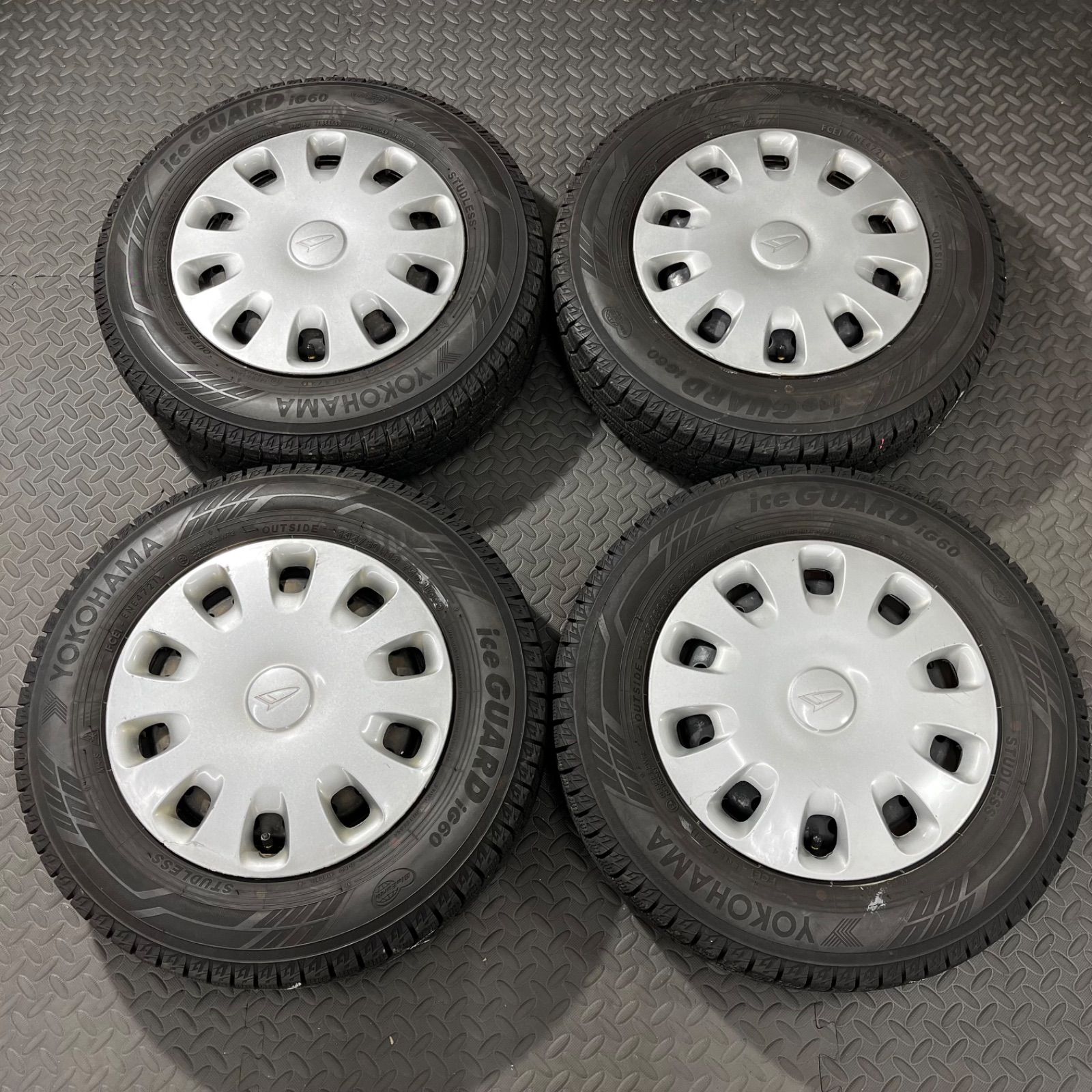 145/80R13 スタッドレスタイヤ 21年製　ヨコハマアイスガード バリ山　ダイハツ純正　ナット付き 145&frasl;80R13 ヨコハマ iG60 145／80r13の通販 nヨコハマ nタイヤ