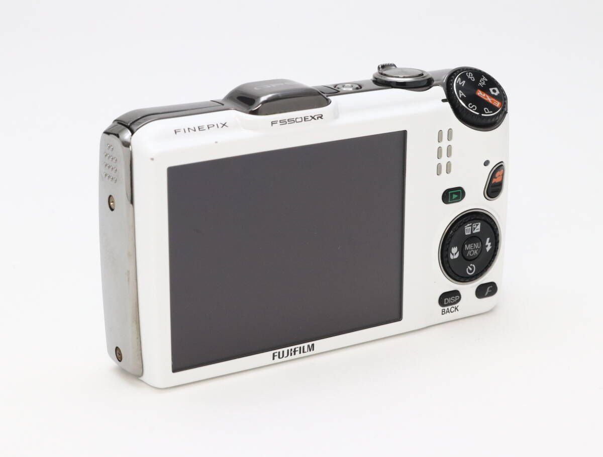 C+ (実用品) FUJIFILM 富士フイルム FINEPIX F550EXR ホワイト 初期