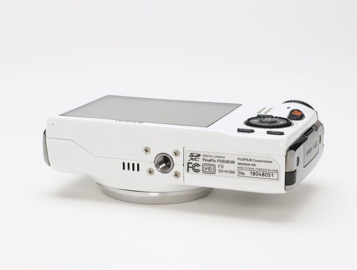 C+ (実用品) FUJIFILM 富士フイルム FINEPIX F550EXR ホワイト 初期