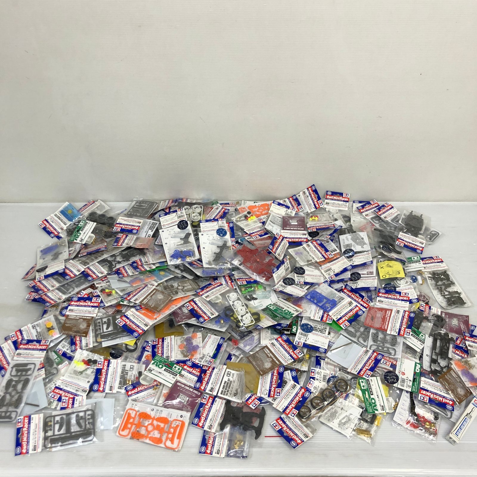 △ミニ四駆 等 パーツ 超大量 まとめ タミヤ 他 ジャンク品