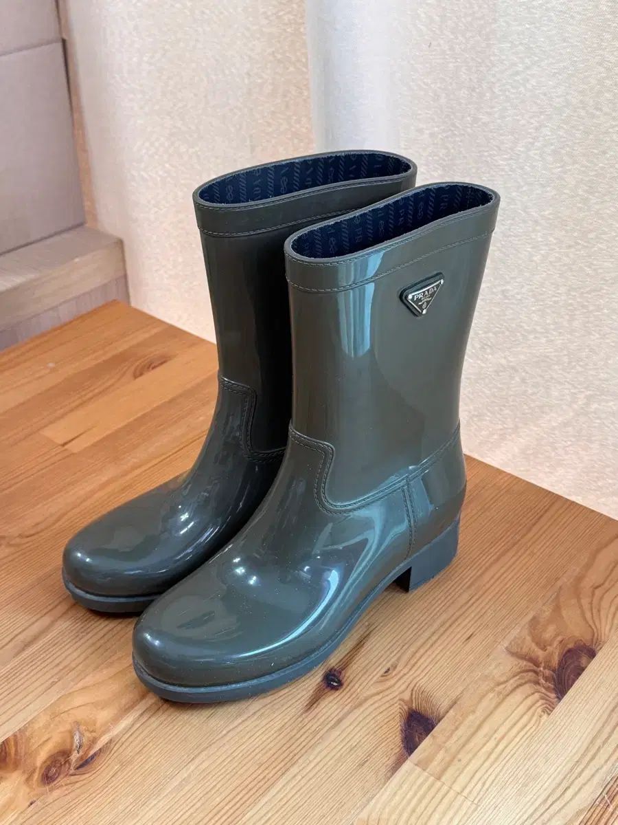 PRADA プラダ 正規品 レディース レインブーツ 38サイズ (ボールが狭い