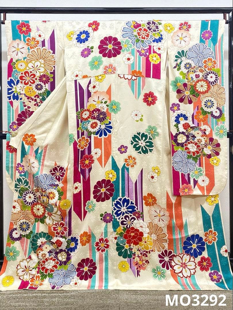 振袖 金駒 金彩 紋意匠 身丈167cm パールトーン加工済 MO3292 - メルカリ