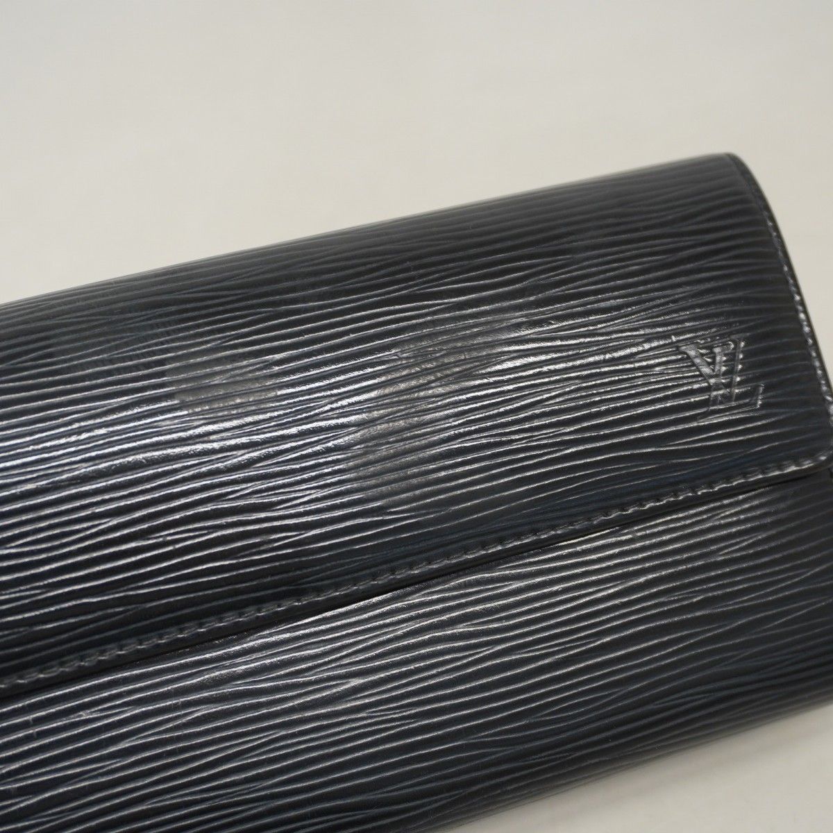 6ac1944-k】ルイヴィトン 長財布 エピ ポルトフォイユサラ M63742