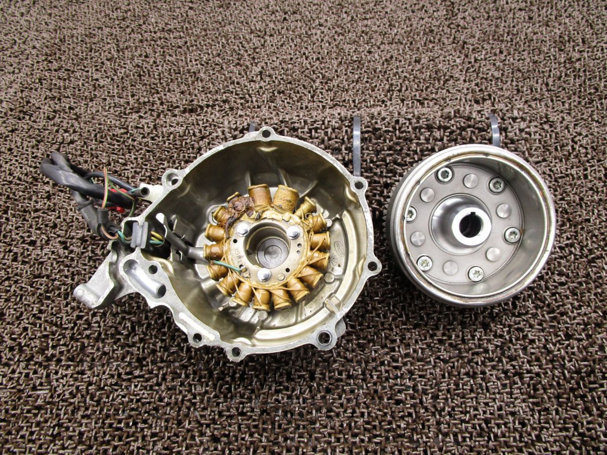 GB２５０ブマンMC10Eダイナモ ジェネレーター、カバー、フライホイール GB250クラブマン ジェネレーターカバー フライホイール △B624