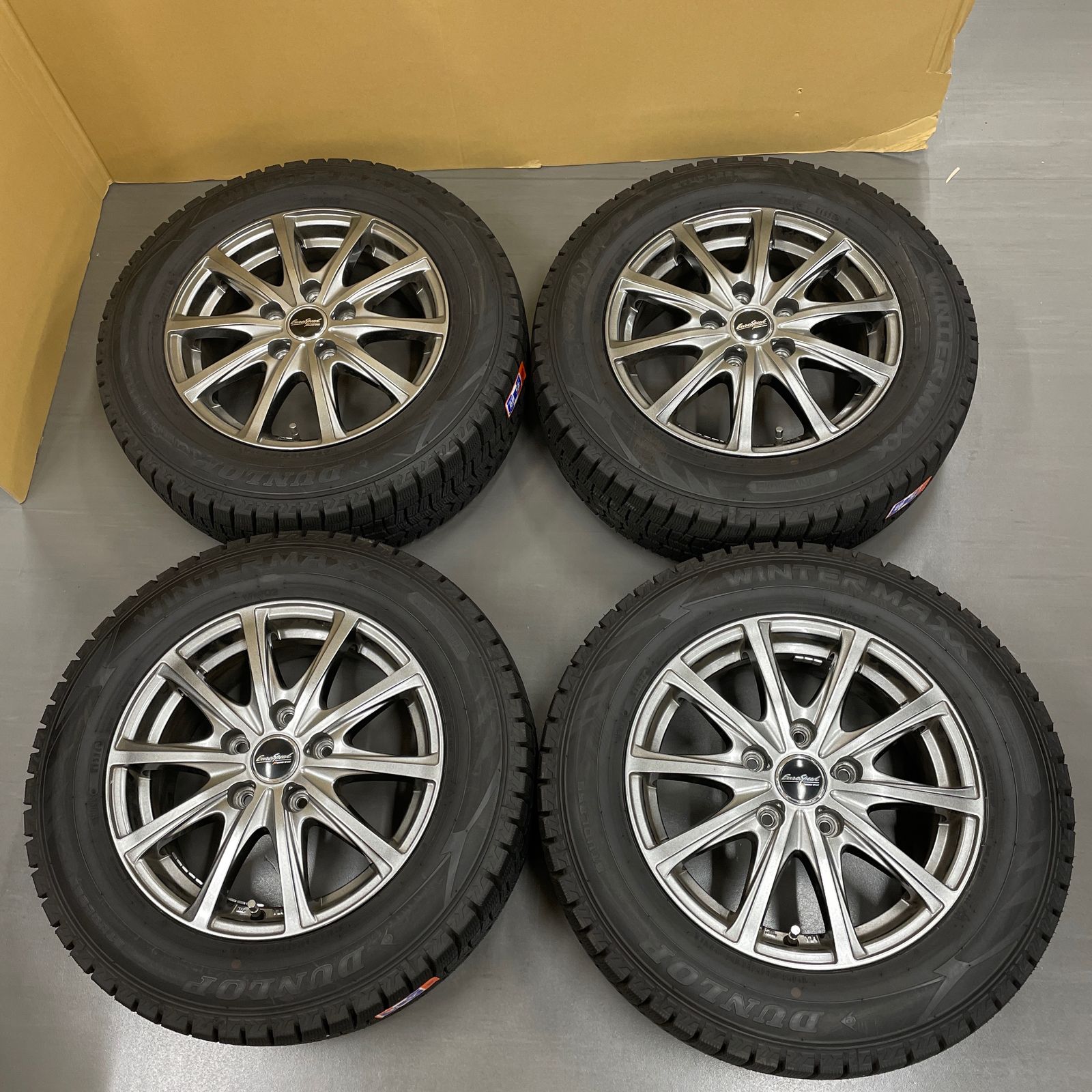 スタッドレスタイヤ WINTER MAXX WM02 ダンロップ 195/65R15 4本セット 