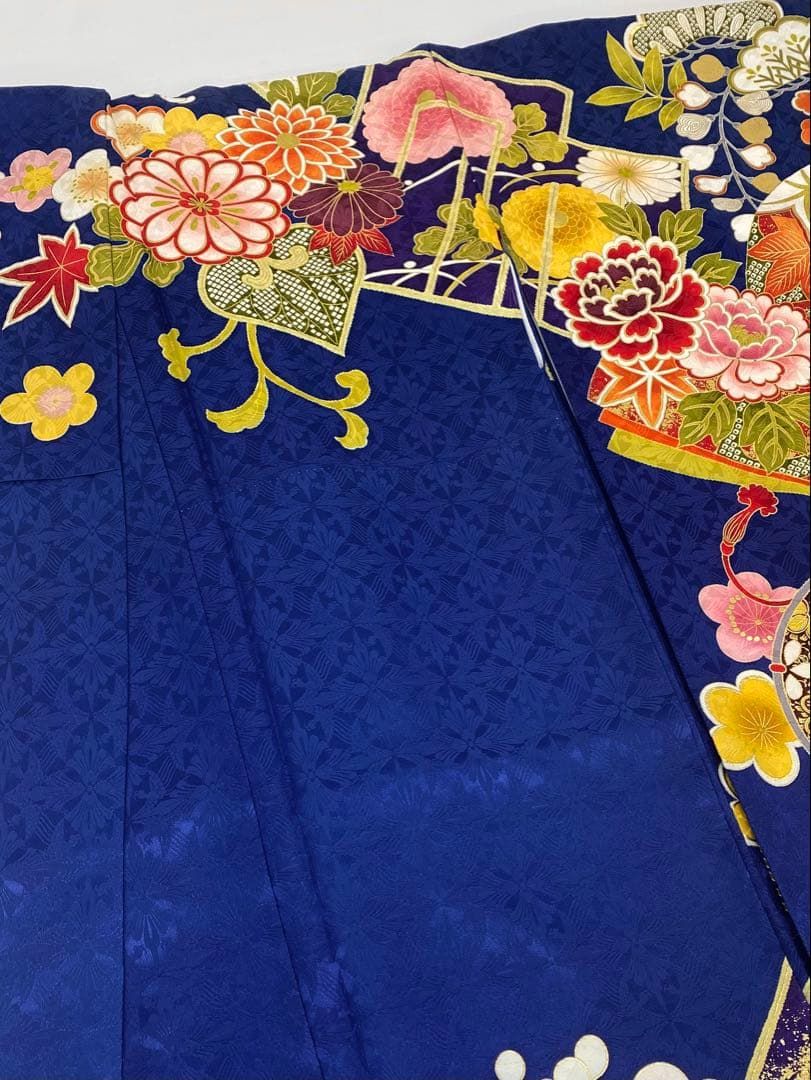 振袖 刺繍 金彩 紋意匠 身丈177cm 撥水加工済 トールサイズ MO3295 