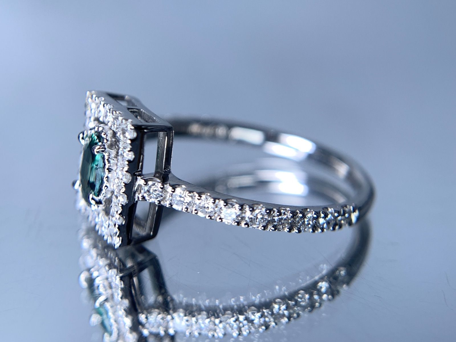 アレキサンドライト ブラジル産 Ax0.23ct GIA鑑別書付き リング（指輪