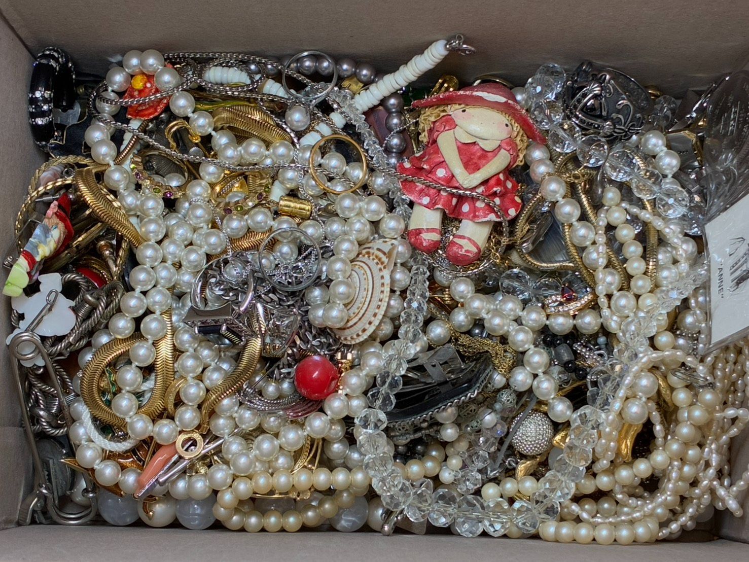 メッキアクセサリーまとめ 2kg以上 ※ジュエリー・ブローチ等 - メルカリ