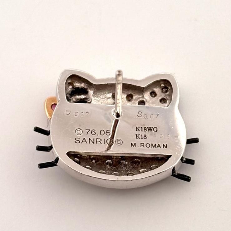 サンリオ ハローキティ ピアス K18 WG ダイヤモンド サファイア 0.37ct