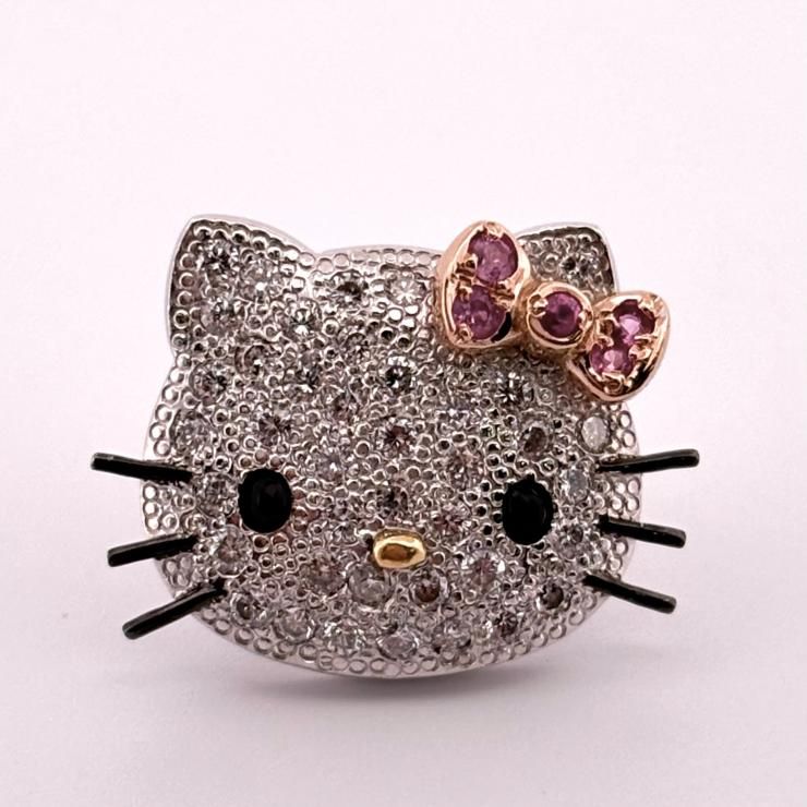 サンリオ ハローキティ ピアス K18 WG ダイヤモンド サファイア 0.37ct