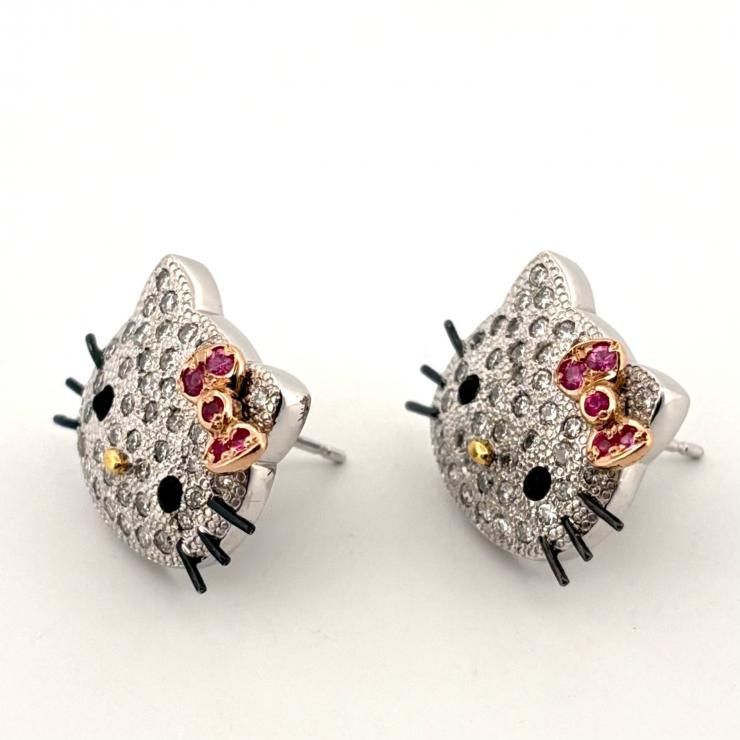 キティちゃんピアス　K18 サンリオ ハローキティ ピアス K18 WG ダイヤモンド サファイア 0.37ct
