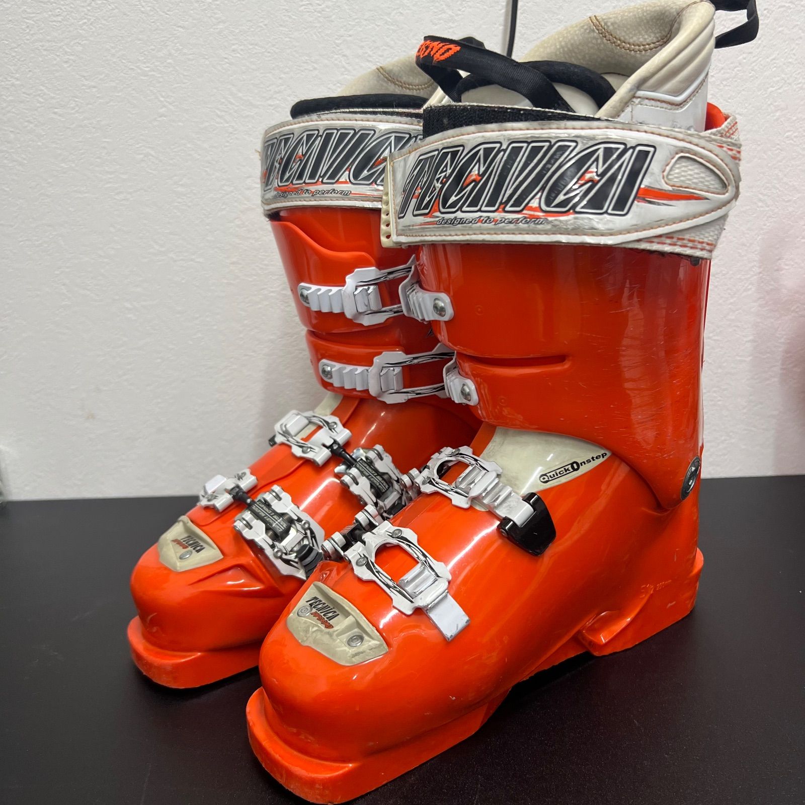 TECNICA】テクニカ スキーブーツ 24.5cm オレンジ 収納袋付き - メルカリ