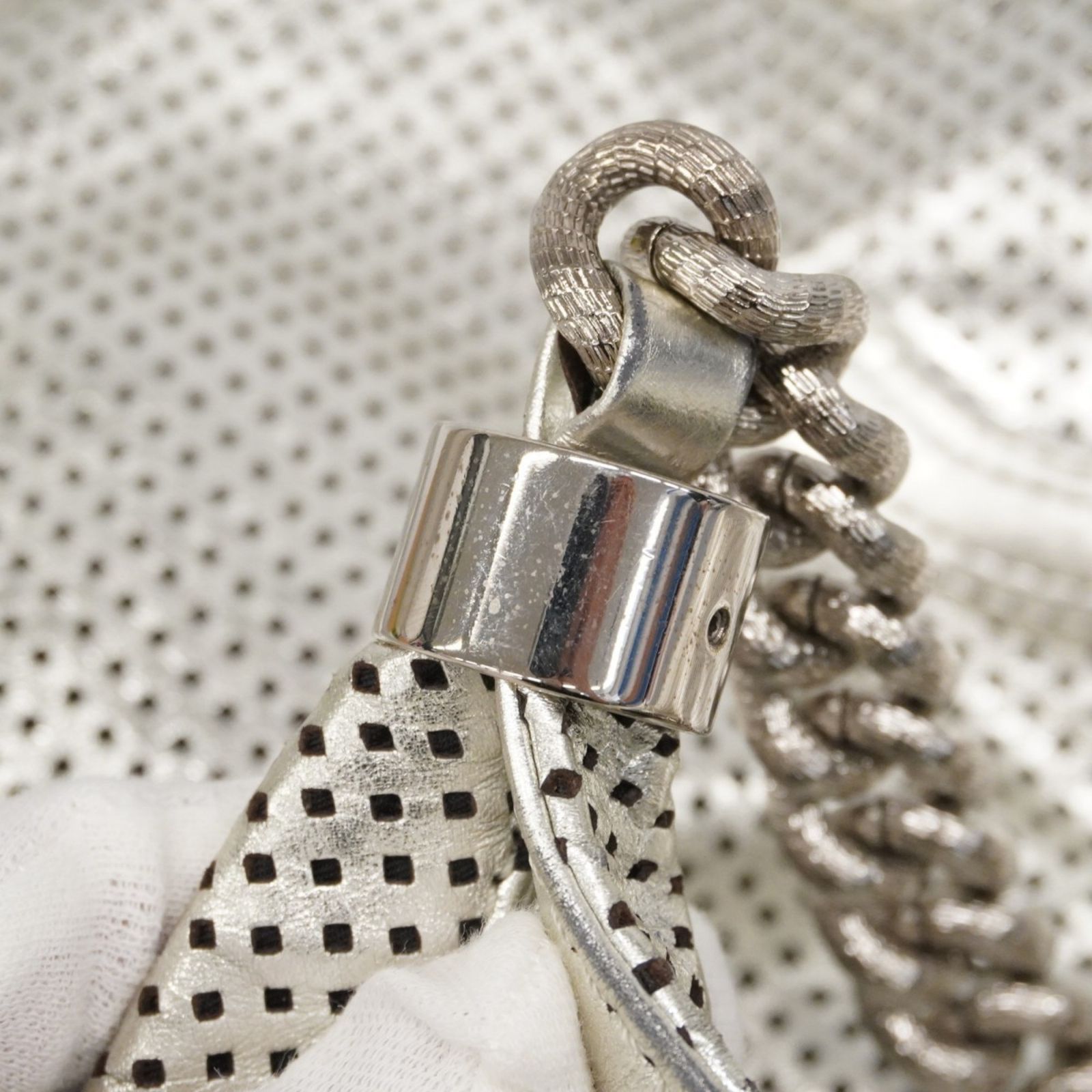 シャネル(Chanel) シャネル ハンドバッグ パンチングレザー シルバー