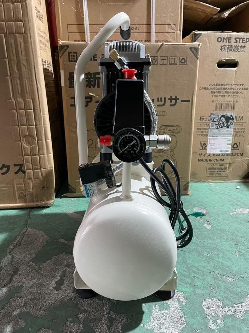 中古エアコンコンプレッサー 100v 静音 小型 オイルレス 12L - メルカリ