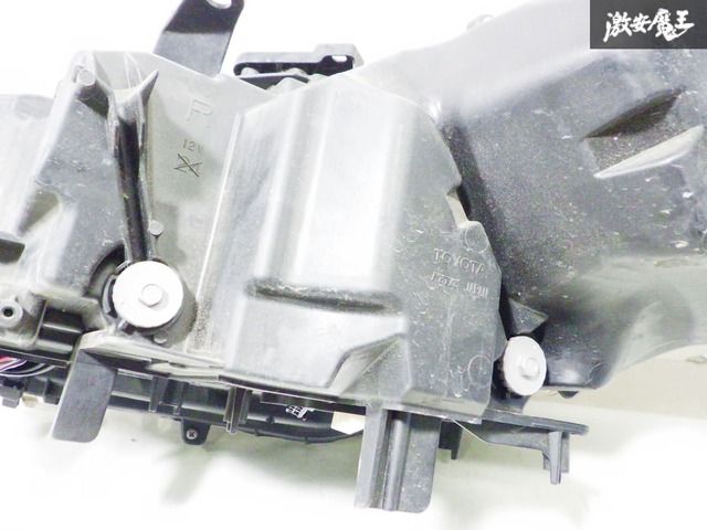 極上品！】トヨタ純正 ZVW52 プリウス PHV LED ヘッドライト ヘッド